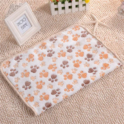 CanineChest medium fleece pet bed mat, comfortable and durable, designed for medium-sized pets seeking warmth and relaxation
